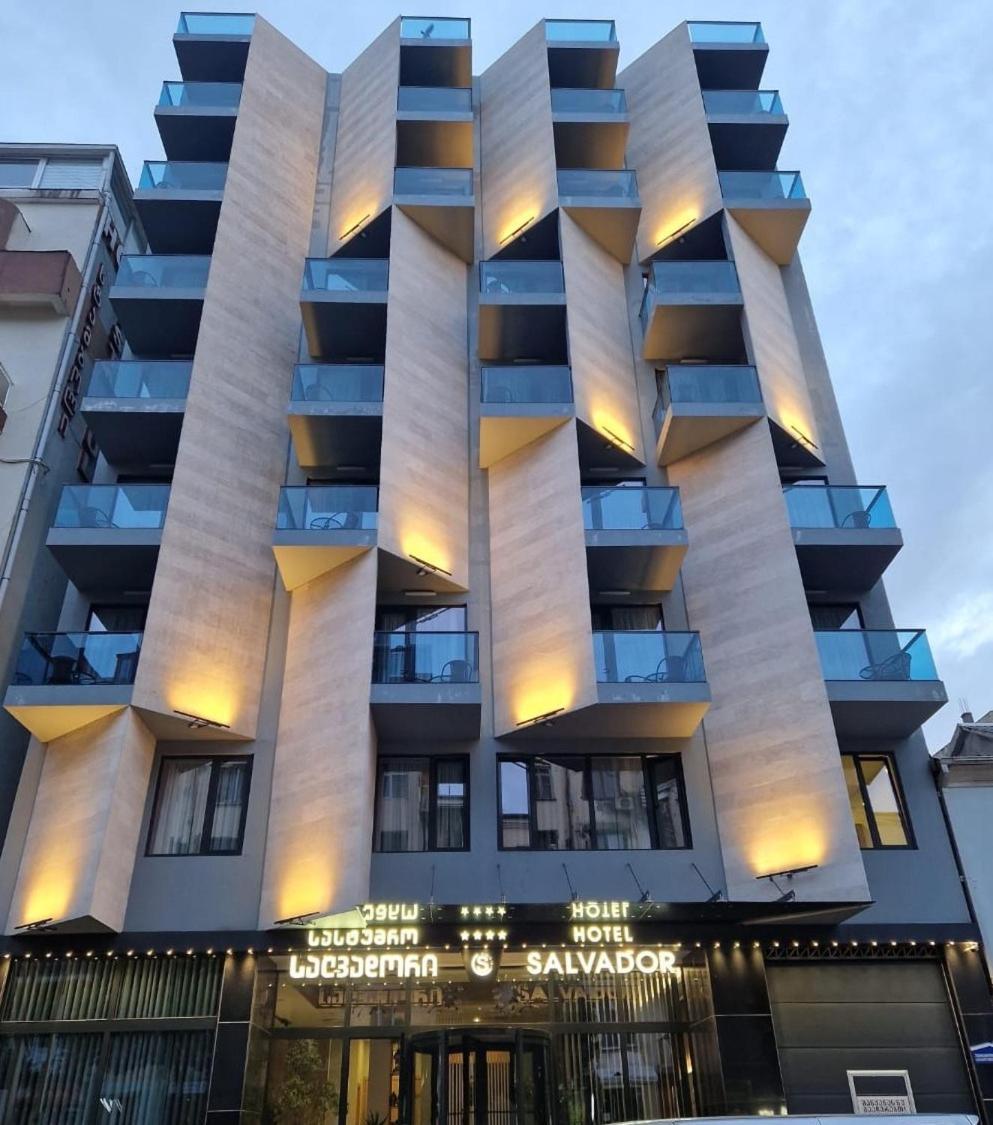 Hotel Salvador Batoemi Buitenkant foto