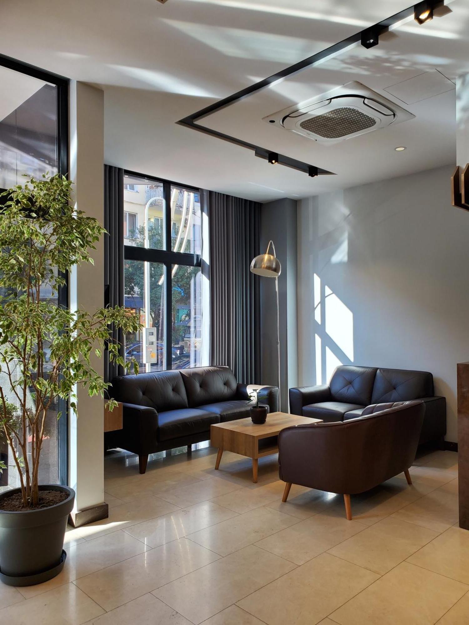 Hotel Salvador Batoemi Buitenkant foto
